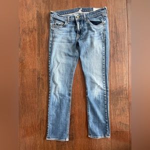 Rag & Bone Tomboy Straight jean in Cln Burnley (medium blue) size 28
